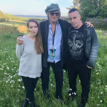 Nele Lindemann and her father Till Lindemann. 